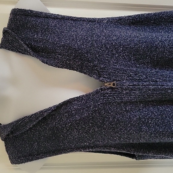 J. Jill Sleeveless Sweater Vest. - Picture 2 of 12